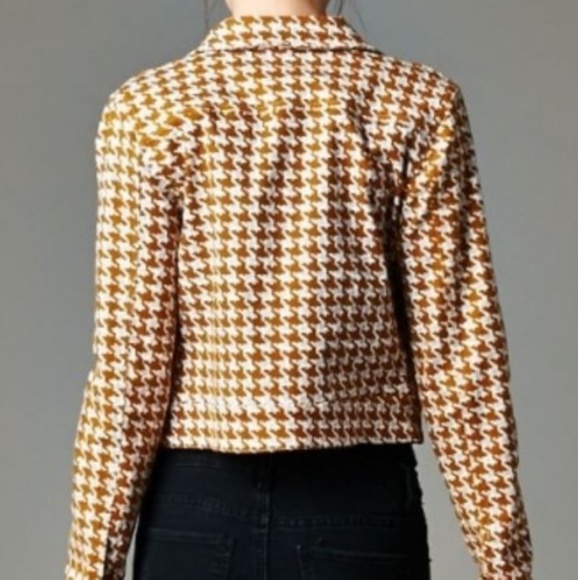 Blazer - Picture 2 of 3